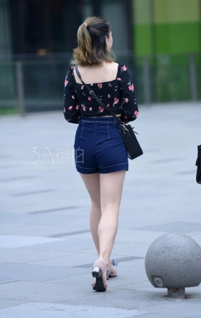 比诺-修长美腿少妇美女-12P