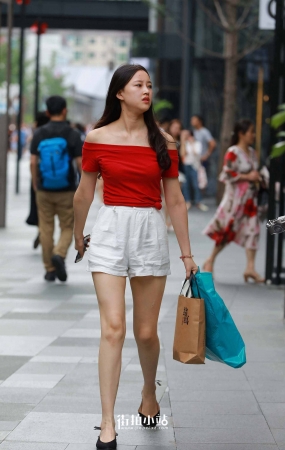 红衣妹子