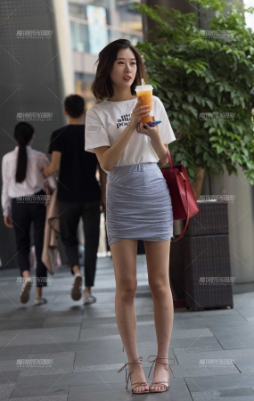 高挑长腿美女