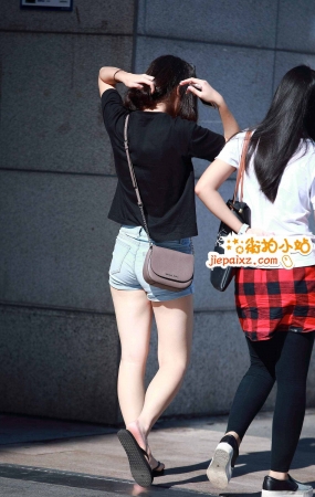 人字拖短裤热裤少女