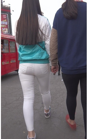 紧身白裤小妹