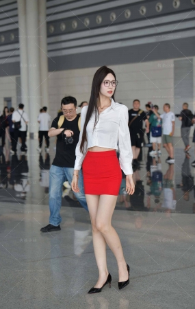 魅力红短裙，白衬衫女秘书~