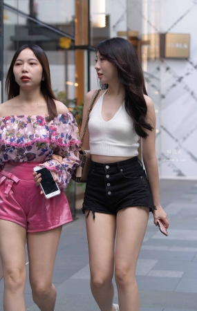 20826-6+84 每晚能抱着这种腿，那该多好啊 5P