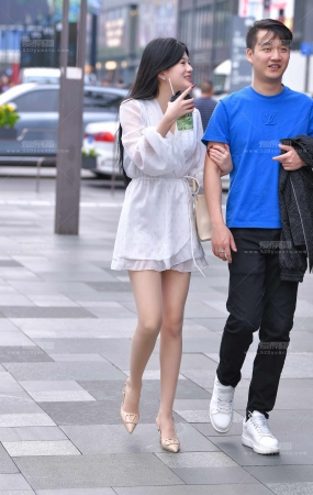 白裙高跟鞋长筒袜 24-04-25-58