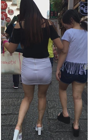 白色包臀裙小姐姐