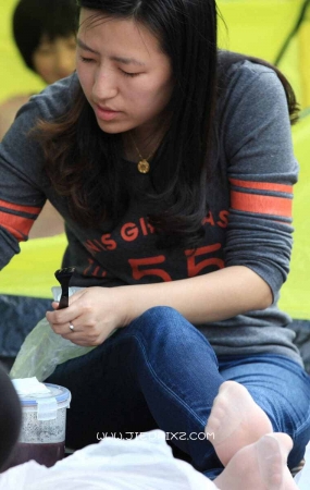 干净无暇短袜美女
