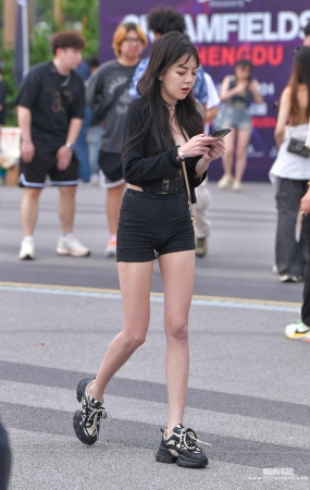 黑色热裤 24-06-15-35