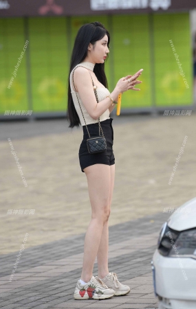 像奢侈品一样走哪都走光/231021-3-51 14P