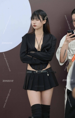 妹子彪悍得勒/231020-3-36 13P