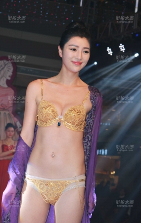 一米八-黄金内衣秀130P
