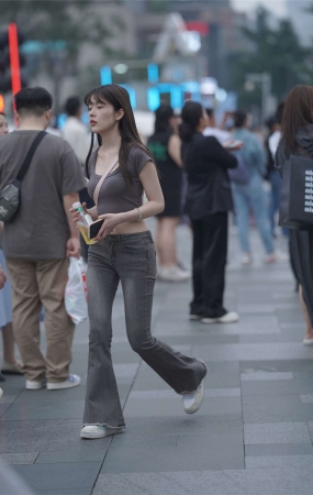 喇叭牛仔裤小蛮腰