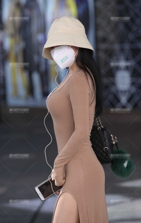 包臀裙美女