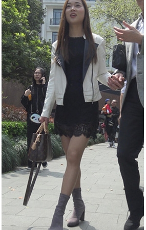 黑裙小姐姐