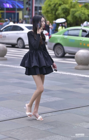 苗条黑裙小姐姐 23-05-10-47