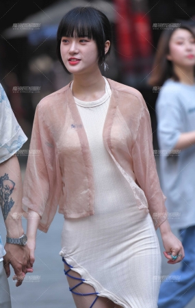 开叉紧身裙