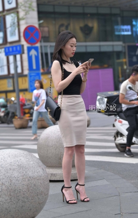 搭讪气质美腿高跟御姐~