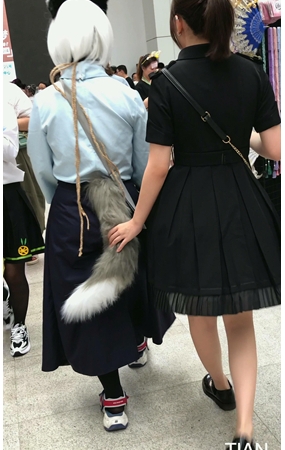 黑裙美眉