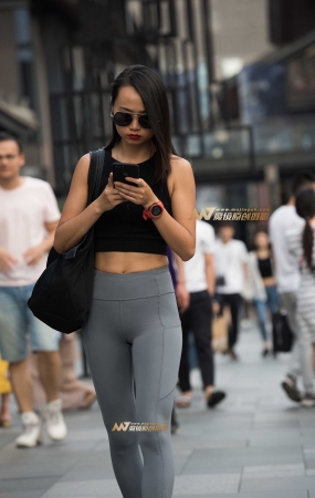 健身回来的小姐姐