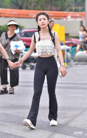 黑色紧身裤 24-06-15-54