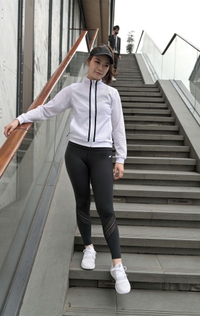 摄霸街拍作品 - 紧身瑜伽裤美女