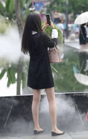 2379-2=109√邻居肉丝平底鞋女子 17P