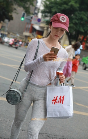 狂追1公里 拍摄翘臀健美MM