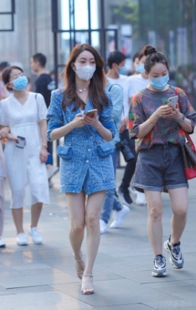 肤白貌美