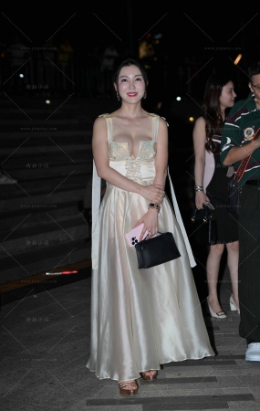 肤白貌美的贵妇