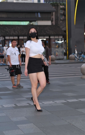 丰满包臀裙