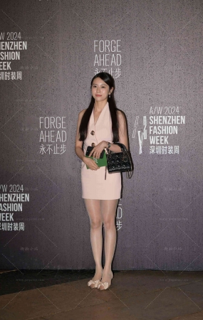 时装周韵味丝腿朲槭