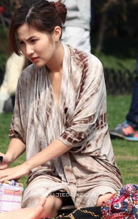 街拍高颜值美女辣妈 2