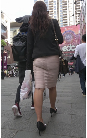 紧身包臀裙妹子