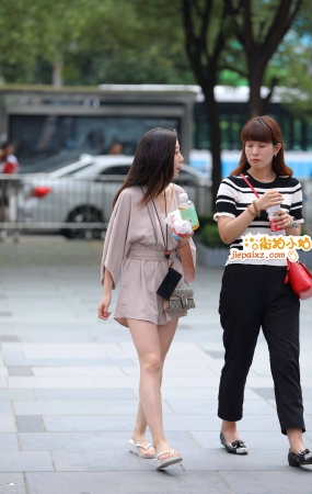 气质街拍美女