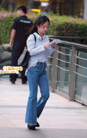 喇叭牛仔裤