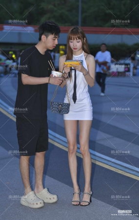 白色露背包臀裙 24-06-15-643
