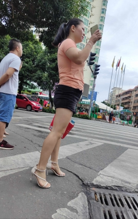 极品牛仔短裤凉高跟美人大长腿玉足