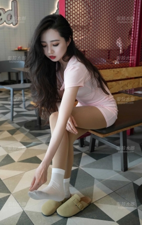 特惠三天--客定版肉丝冰丝叠穿261P视12min