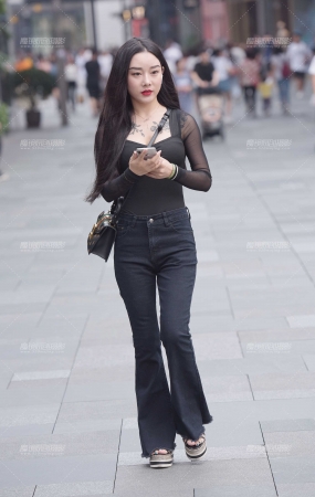 精致的美女
