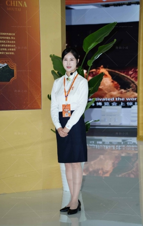 多位讲解的超薄R丝制服美女