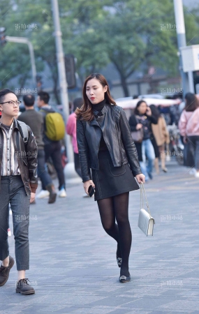 黑丝美女