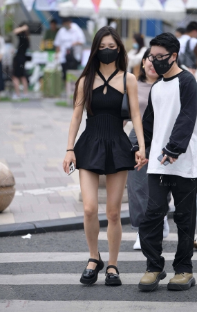 美腿小妹