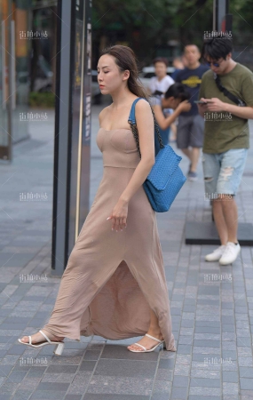 长裙美女