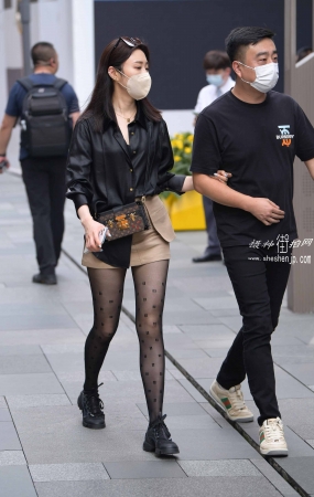 2269-3+100美腿黑丝～ 12P