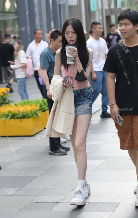清纯可爱甜美妞/。231011-3-44 13P