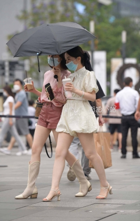 干净无瑕的一双美腿