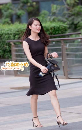 黑色裙子知性美女姐姐