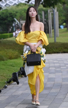 241026-8=65√谁家的娇萋，好美俩闺蜜 13P