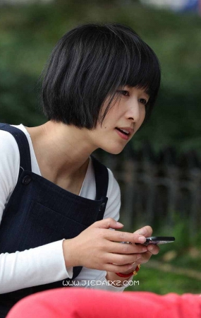 短发干练的长丝袜美眉