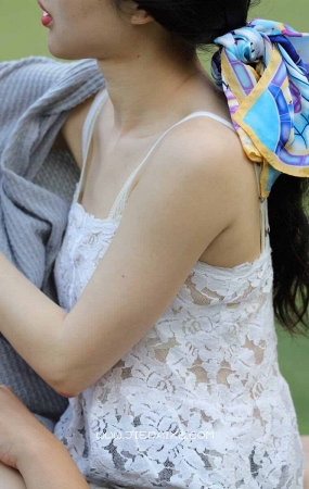 顶级品质雪足白皙美女