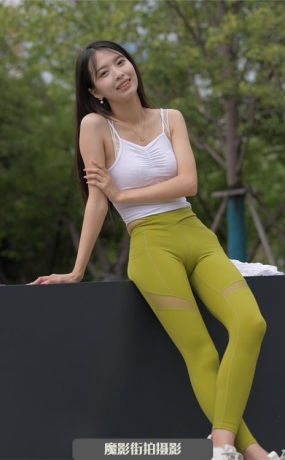 MP1203 [一始街拍图片] 绿色瑜伽裤美女